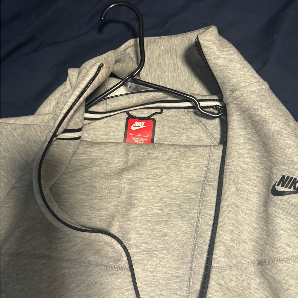 Nike tech sweats suite